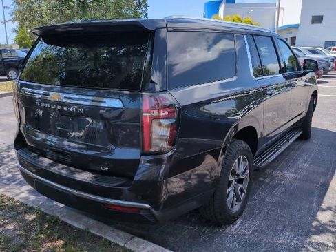 Used 2023 Chevrolet Suburban LT w/ Luxury Package AWD/4WD image 2
