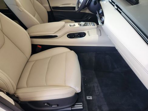 Used 2025 Genesis GV70 2.5T image 12