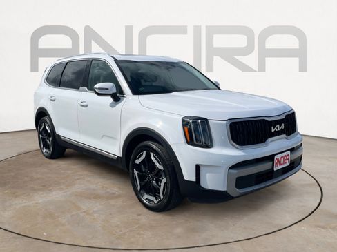 Used 2023 Kia Telluride EX w/ EX Captain's Chair Package AWD/4WD image 4