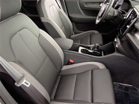 Used 2024 Volvo XC40 Recharge Core w/ Protection Package Premier image 12