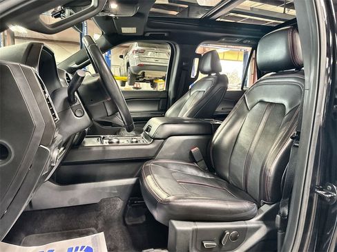 Used 2021 Ford Expedition Limited image 12