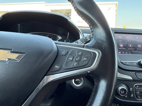 Used 2020 Chevrolet Equinox LT w/ Driver Convenience Package AWD/4WD image 26