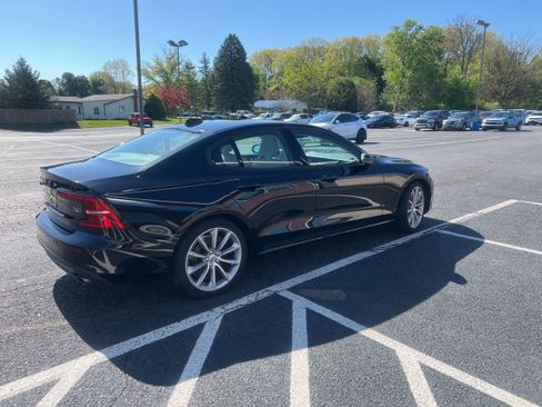 Used 2020 Volvo S60 T6 Momentum AWD/4WD image 6