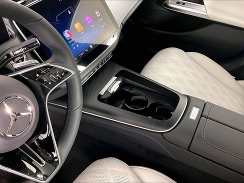 New 2026 Mercedes-Benz E 350 4MATIC Sedan image 8