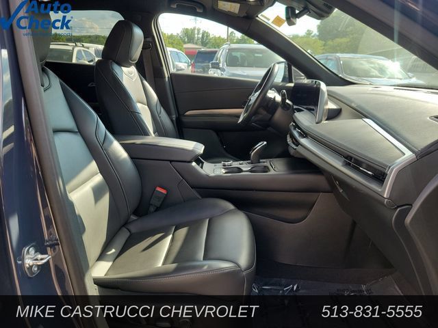 Used 2025 Cadillac XT4 Premium Luxury FWD image 27