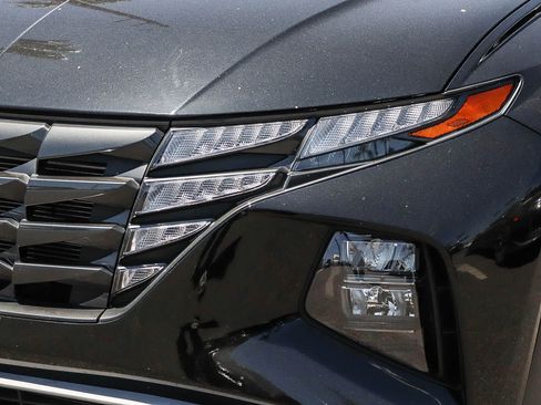Used 2023 Hyundai Tucson SEL FWD image 2