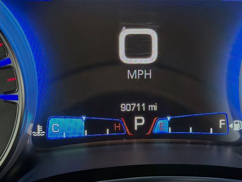 Used 2016 Chrysler 300 Limited image 8