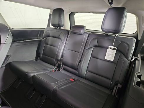 New 2025 Lincoln Navigator L Reserve AWD/4WD image 9
