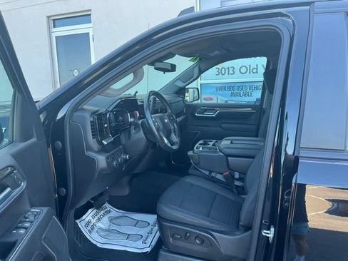Used 2022 Chevrolet Silverado 1500 LT AWD/4WD image 9