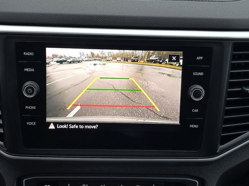 Used 2021 Volkswagen Atlas Cross Sport SE image 18