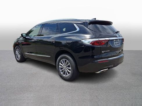 Used 2023 Buick Enclave Essence AWD/4WD image 6