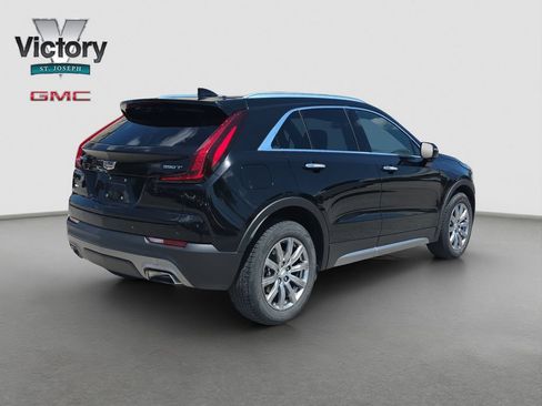 Used 2022 Cadillac XT4 Premium Luxury w/ Safety Alert Package AWD/4WD image 17
