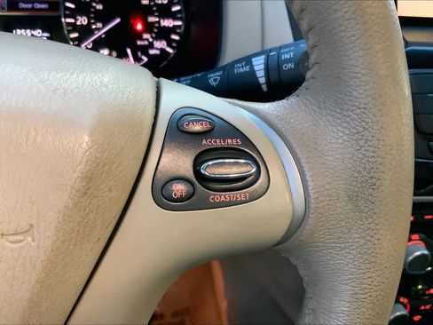Used 2014 Nissan Pathfinder SL w/ SL Premium Package FWD image 24