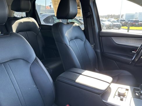 Used 2024 MAZDA CX-90 Plug-In Hybrid w/ Premium Pkg image 34