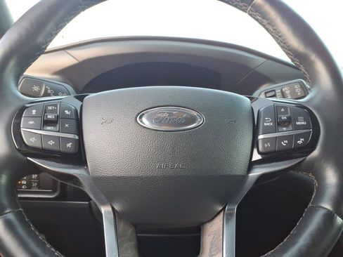 Used 2023 Ford Explorer Platinum w/ Technology Package AWD/4WD image 31