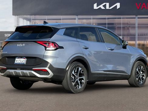 Used 2024 Kia Sportage EX image 4