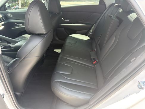 Used 2025 Hyundai Elantra Limited w/ Cargo Package FWD image 21