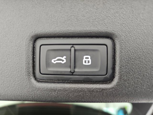 Used 2025 Audi Q5 Prestige AWD/4WD image 33