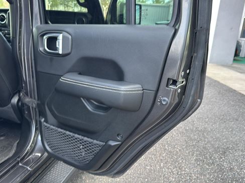 Used 2021 Jeep Gladiator Overland w/ Popular Equipment Package image 13