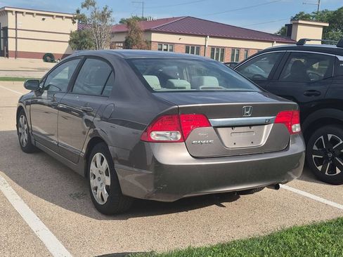 Used 2010 Honda Civic LX image 4