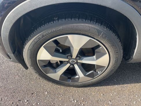 Certified 2023 Volvo XC40 B5 Plus w/ Protection Package Premier image 14