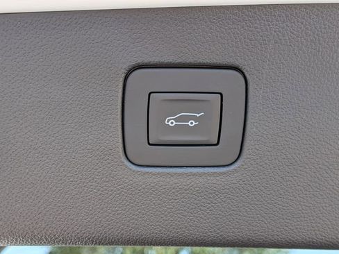 Used 2025 Buick Envista Sport Touring w/ Convenience I Package FWD image 33