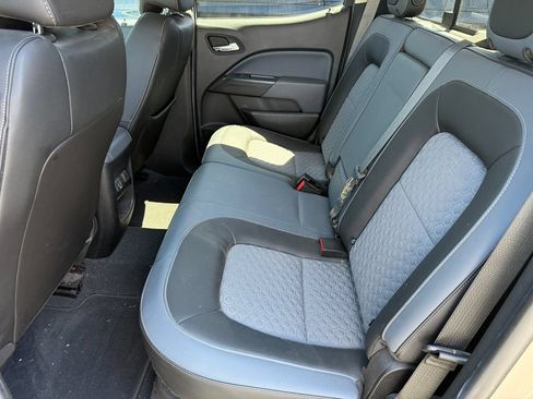Used 2021 Chevrolet Colorado Z71 AWD/4WD image 4