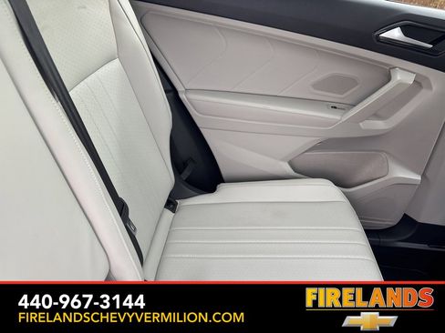 Used 2023 Volkswagen Tiguan SE R-Line image 36