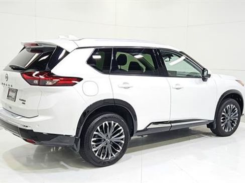 Certified 2026 Nissan Rogue Platinum w/ Tech Package AWD/4WD image 8