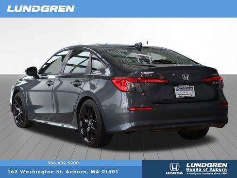 Used 2024 Honda Civic Sport image 3