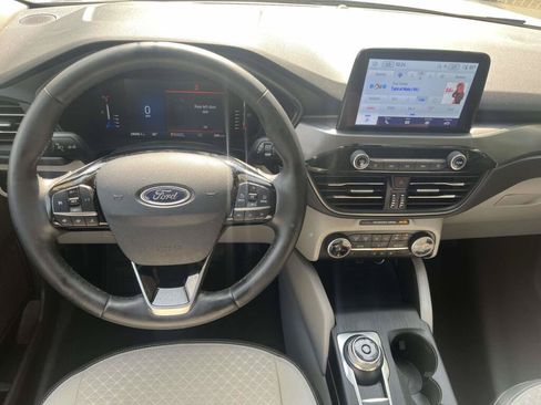 Used 2024 Ford Escape Active AWD/4WD image 2