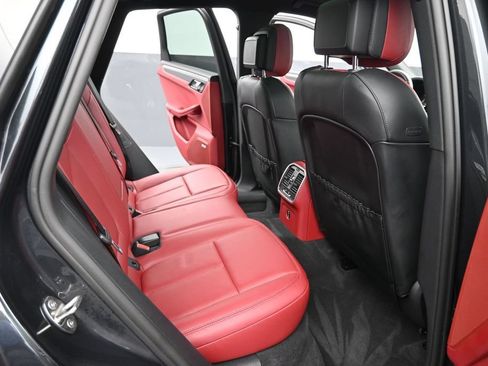 Certified 2024 Porsche Macan GTS AWD/4WD image 26