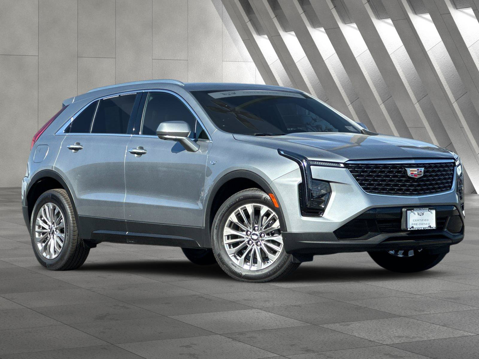 Certified 2025 Cadillac XT4 Premium Luxury AWD/4WD image 1