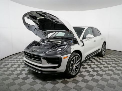 New 2026 Porsche Macan image 35