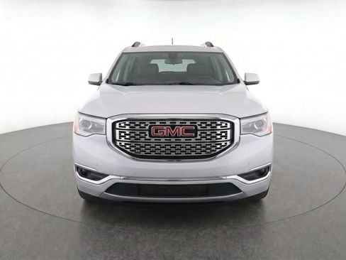 Used 2018 GMC Acadia Denali w/ Technology Package FWD image 2