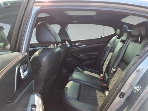 Used 2019 Nissan Maxima SR w/ Premium Package FWD image 11