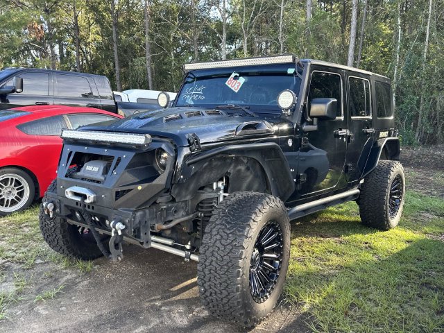 Used 2015 Jeep Wrangler Unlimited Sahara w/ Connectivity Group AWD/4WD image 10