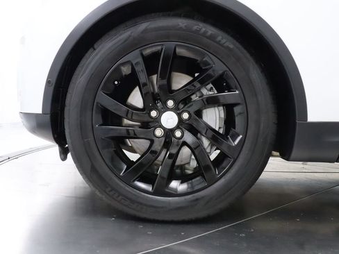 Used 2019 Land Rover Discovery HSE AWD/4WD image 46