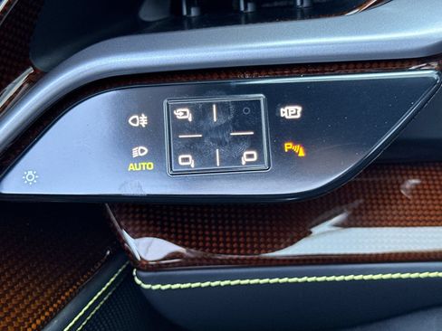 Used 2023 Ferrari SF90 Spider AWD/4WD image 34