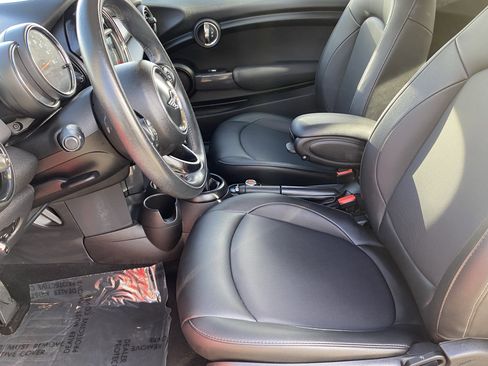 Used 2019 MINI Cooper 2-Door Hardtop image 17