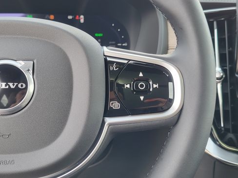New 2026 Volvo XC90 T8 Ultra w/ Protection Package Premier AWD/4WD image 13