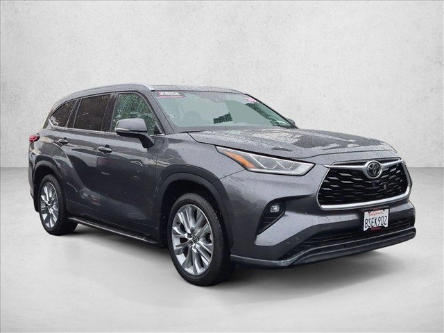 Used 2020 Toyota Highlander Limited AWD/4WD image 3