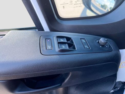 Used 2024 RAM ProMaster 1500 w/ Safety Group FWD image 17