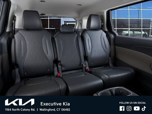 New 2026 Kia Carnival FWD image 16