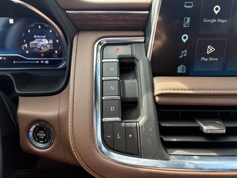 Used 2023 Chevrolet Tahoe High Country AWD/4WD image 18