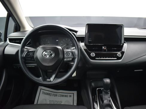 Used 2025 Toyota Corolla LE FWD image 14