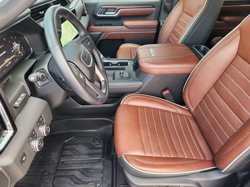 Used 2025 GMC Sierra 2500 Denali Ultimate AWD/4WD image 10