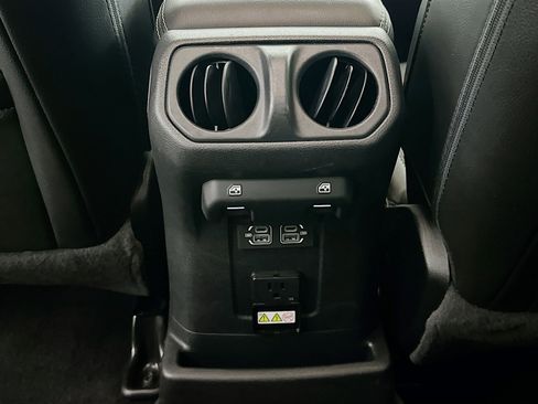 Used 2022 Jeep Wrangler Unlimited Sahara w/ Cold Weather Group AWD/4WD image 27