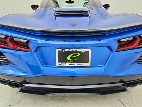 Used 2023 Chevrolet Corvette Stingray Premium Conv w/ Stealth Interior Trim Package RWD image 11