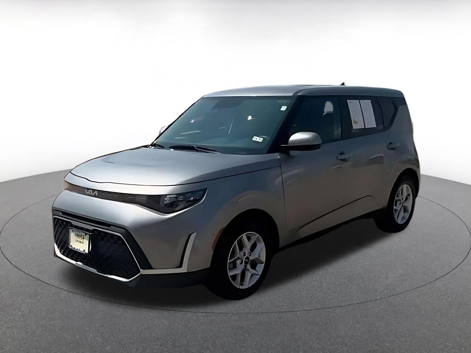 Used 2025 Kia Soul LX w/ LX Technology Package FWD image 6